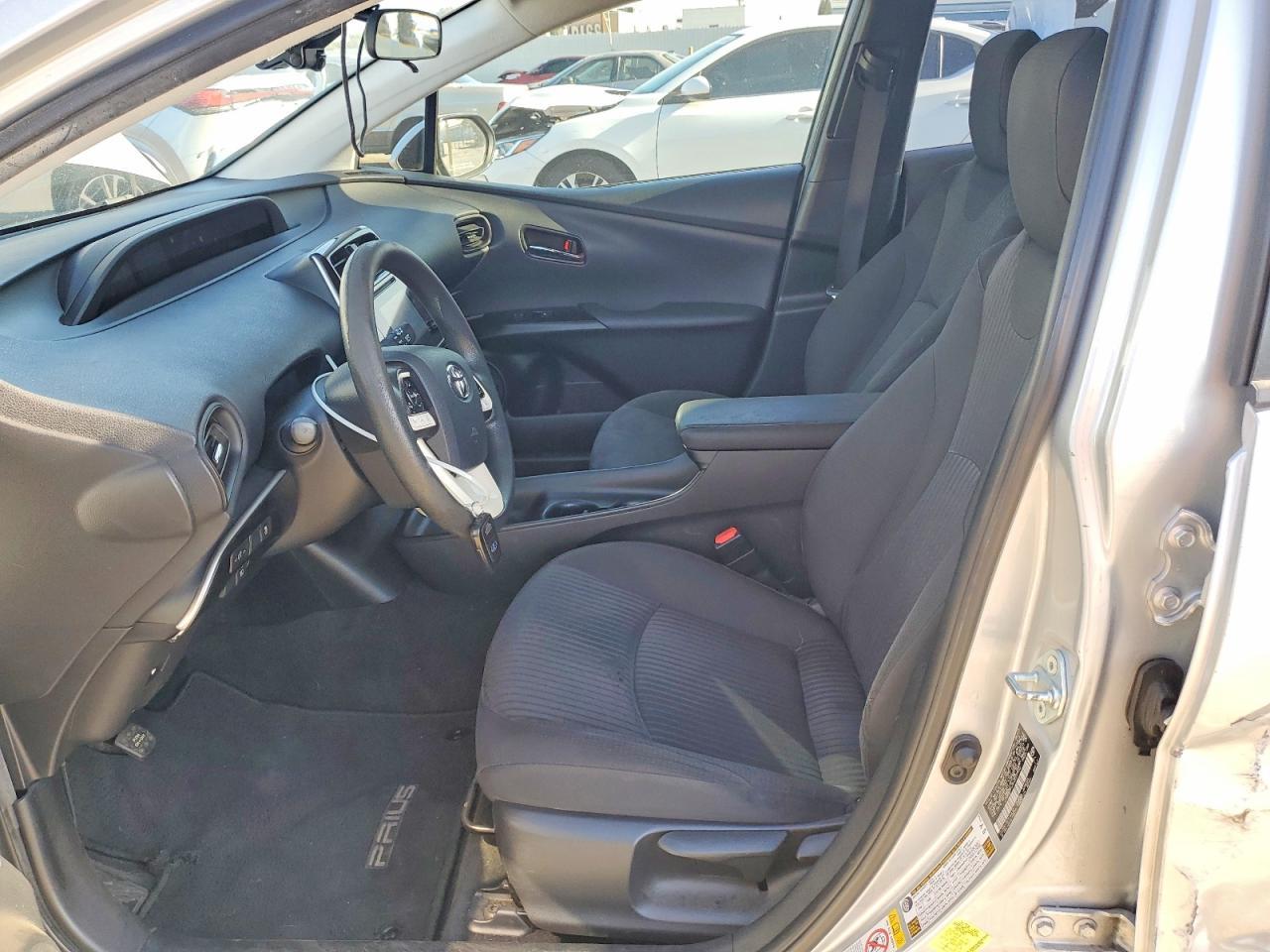 2017 Toyota Prius Two - Фото 7