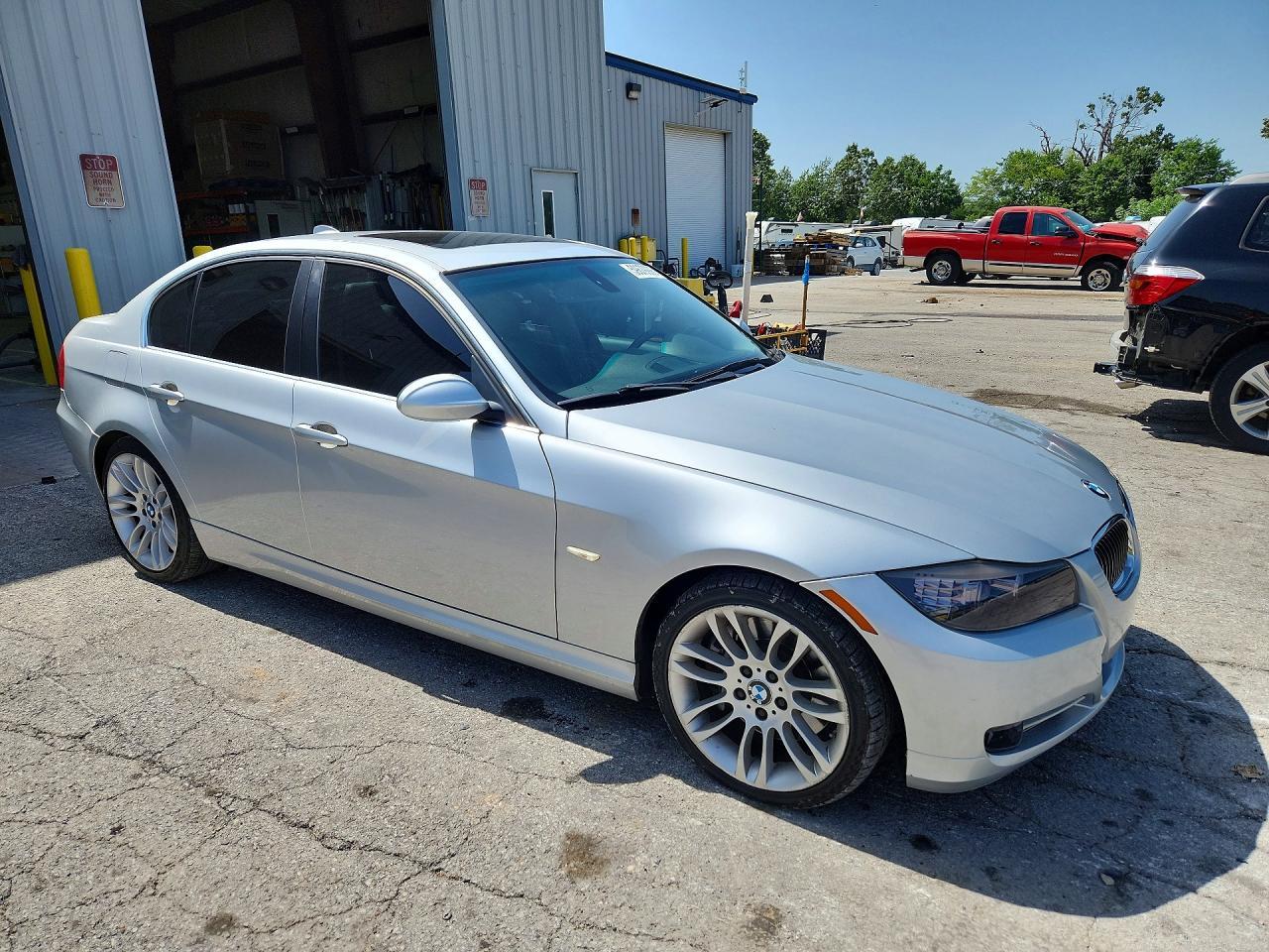 2011 BMW 335 D - Фото 4
