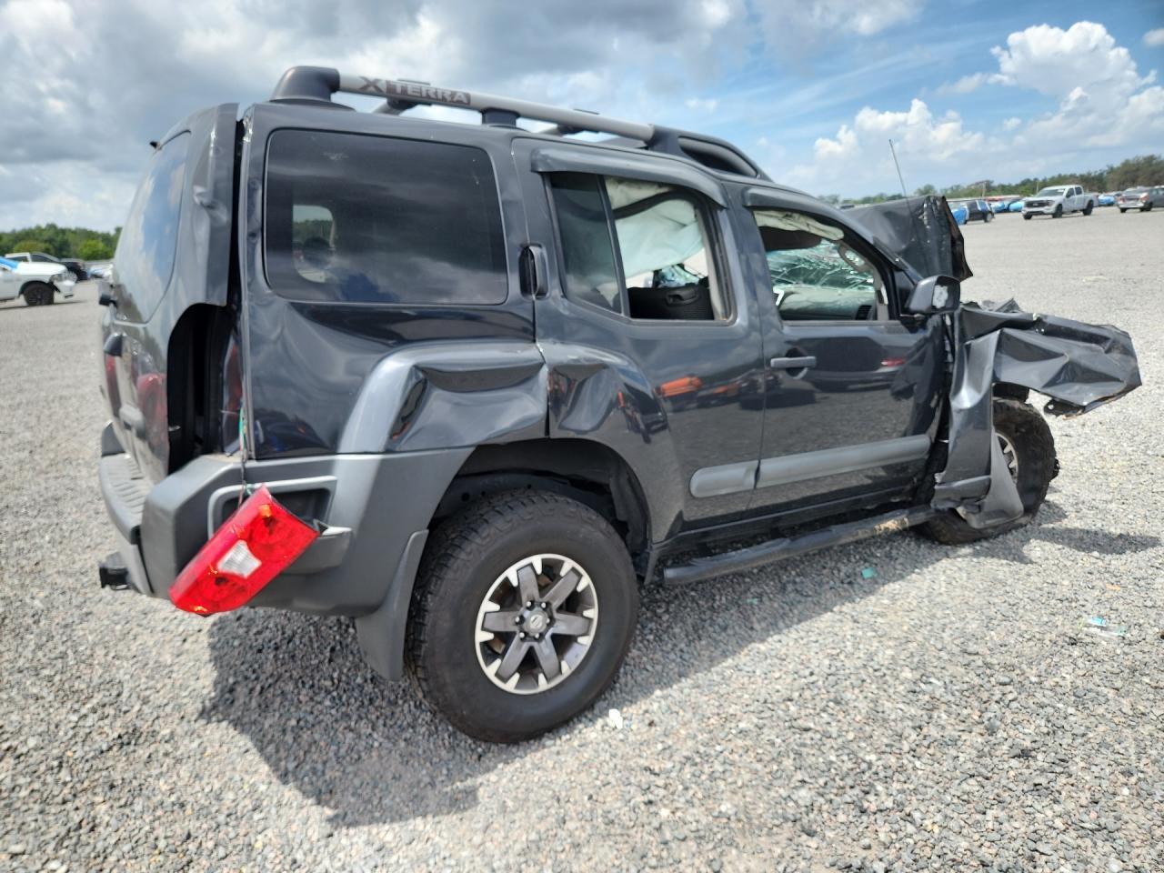 2014 Nissan Xterra Pro-4X - Фото 3