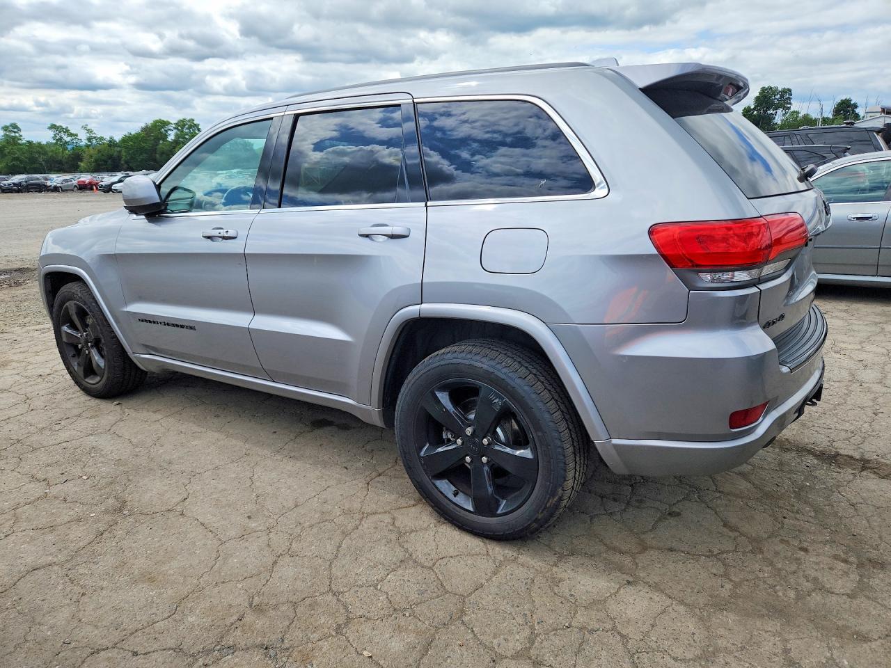 2015 Jeep Grand Cherokee Laredo - Фото 2