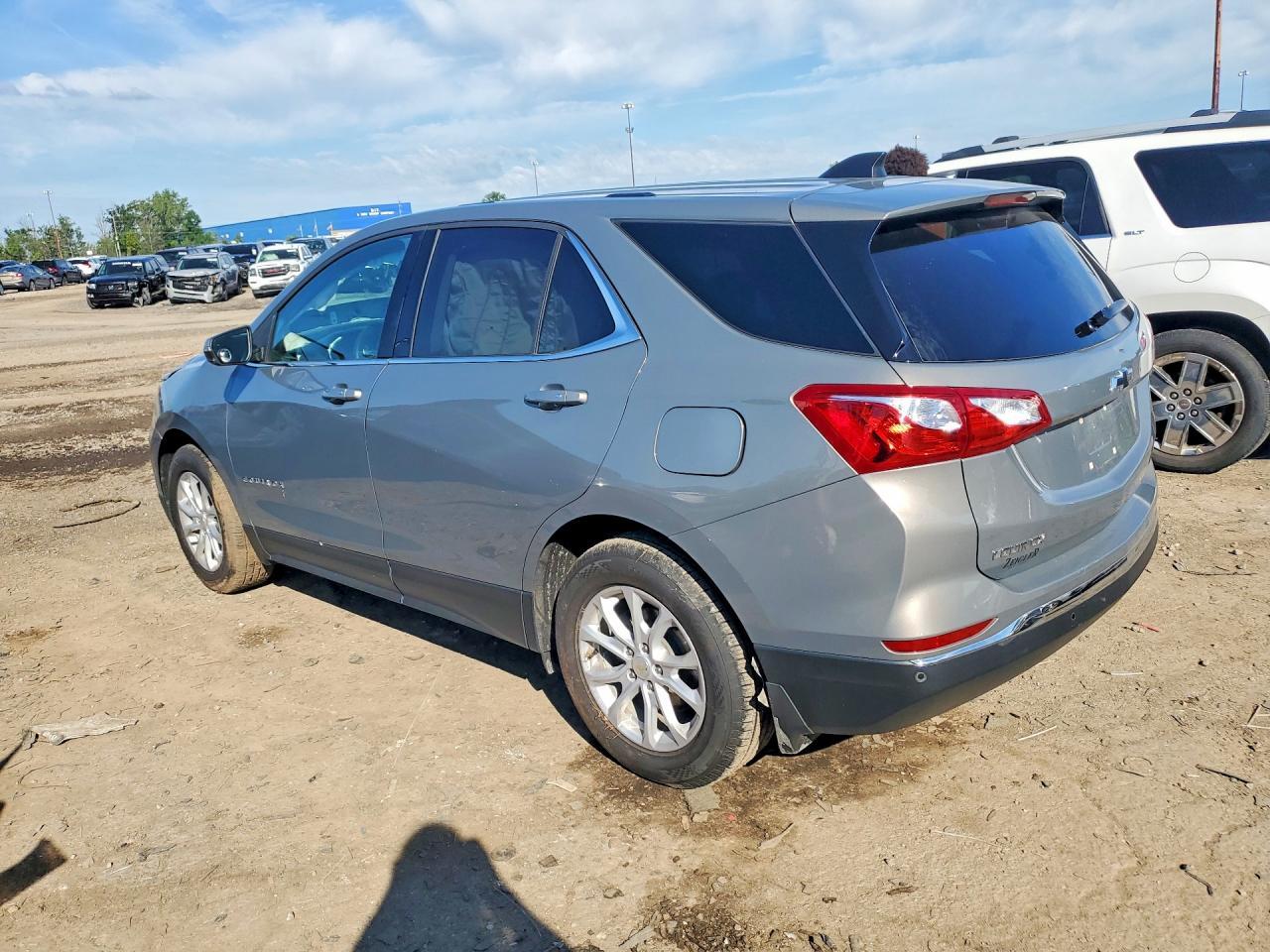 2019 Chevrolet Equinox Lt - Image 2