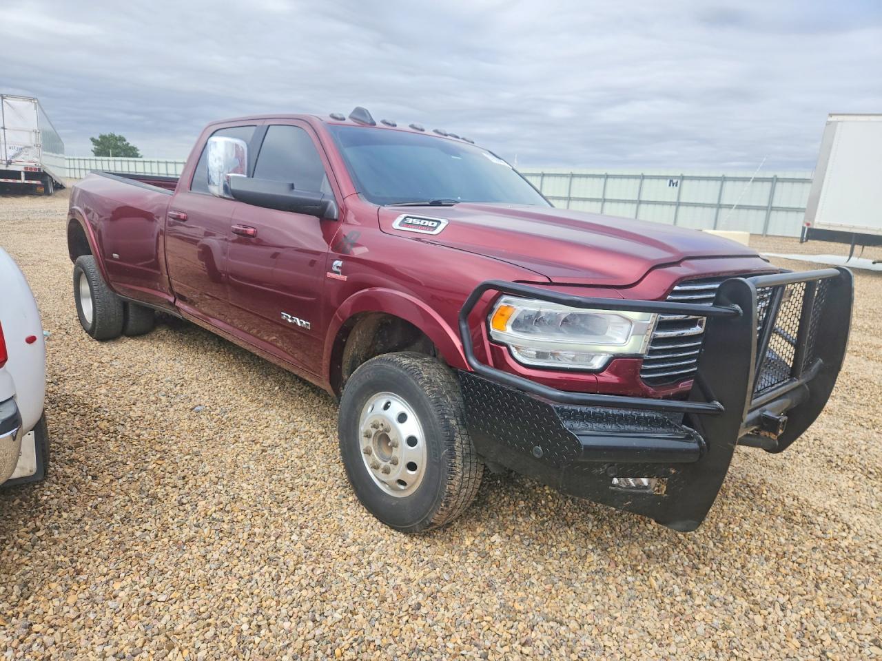 2021 Ram 3500 Laramie - Фото 4