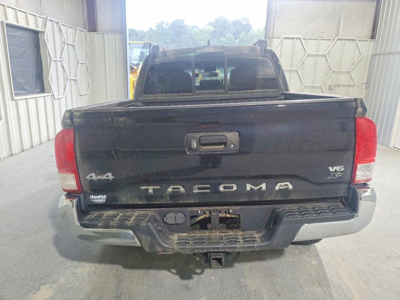 2017 Toyota Tacoma Sr5 V6 - Image 6