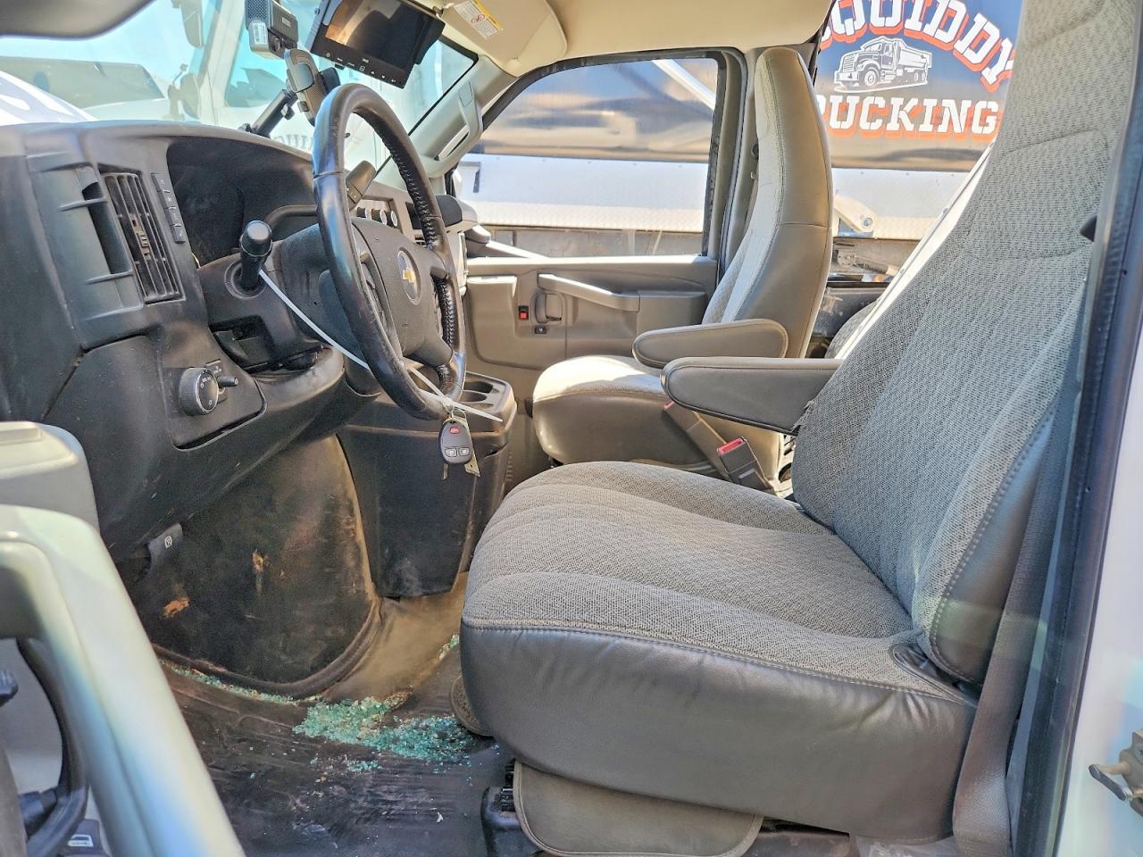 2022 Chevrolet Express Delivery Truck - Фото 7