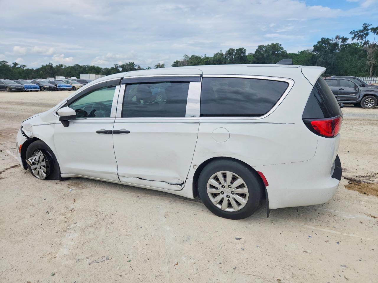 2018 Chrysler Pacifica L - Фото 2