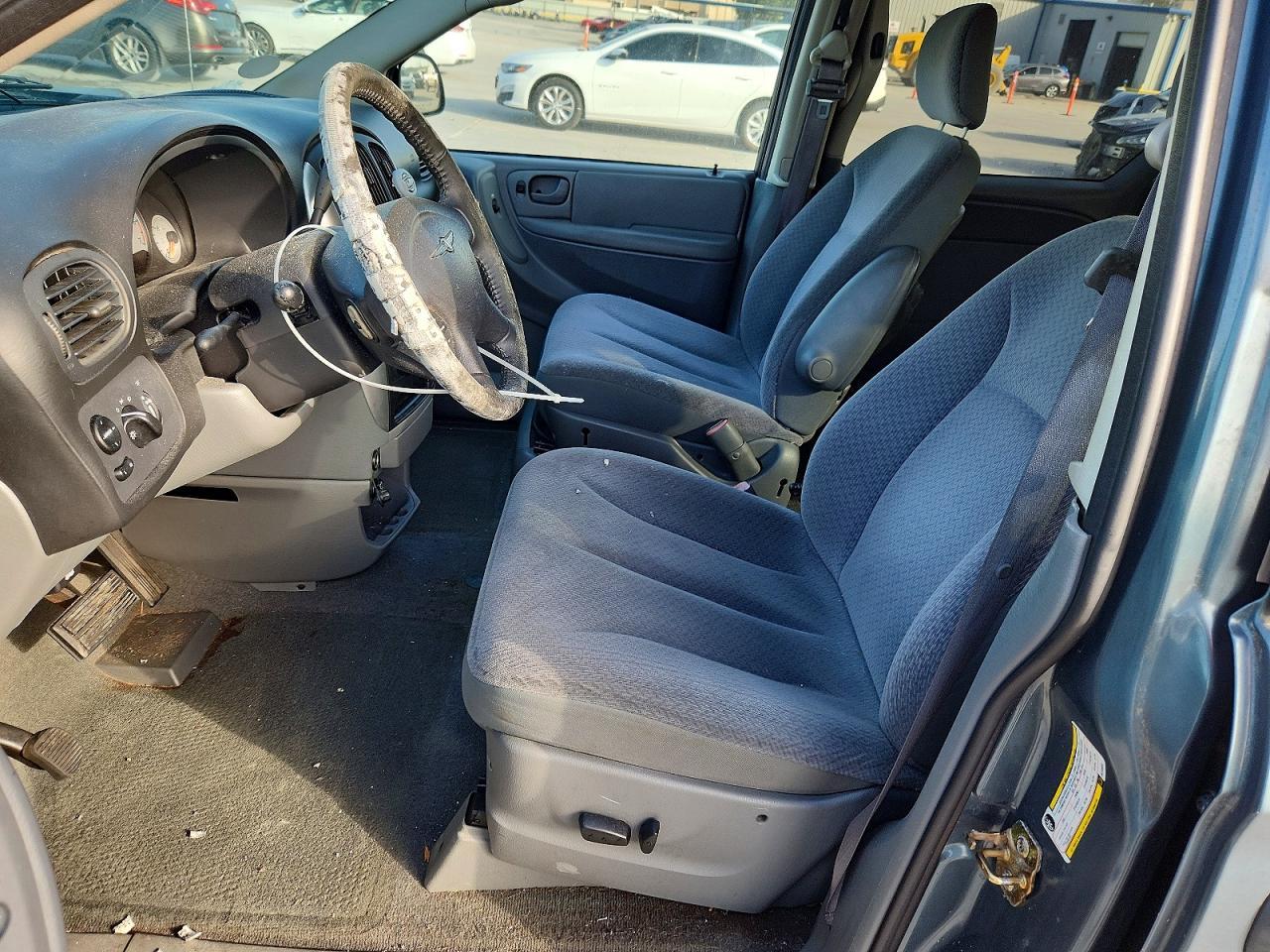 2006 Chrysler Town & Country Touring - Image 7