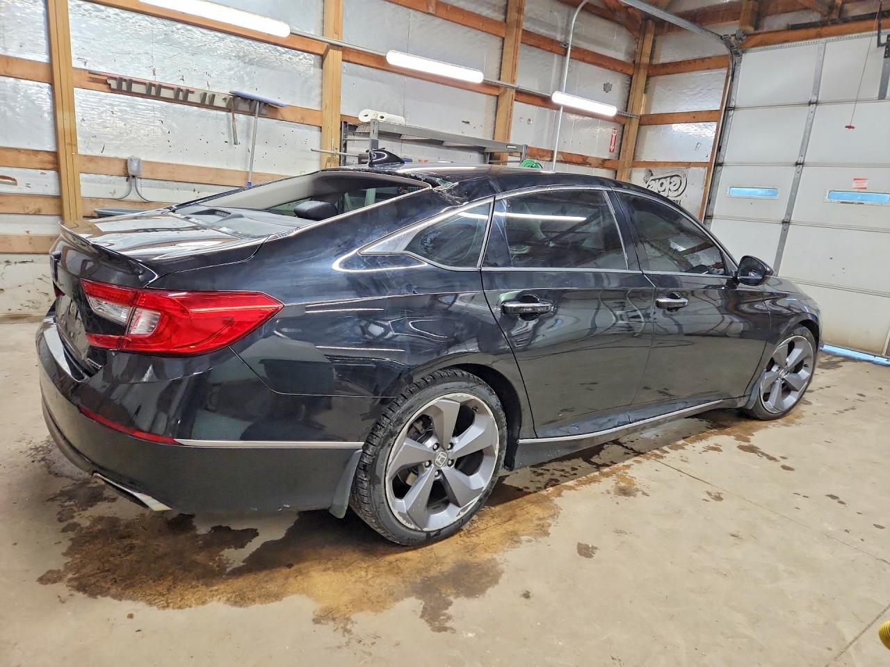 2018 Honda Accord Touring - Image 3