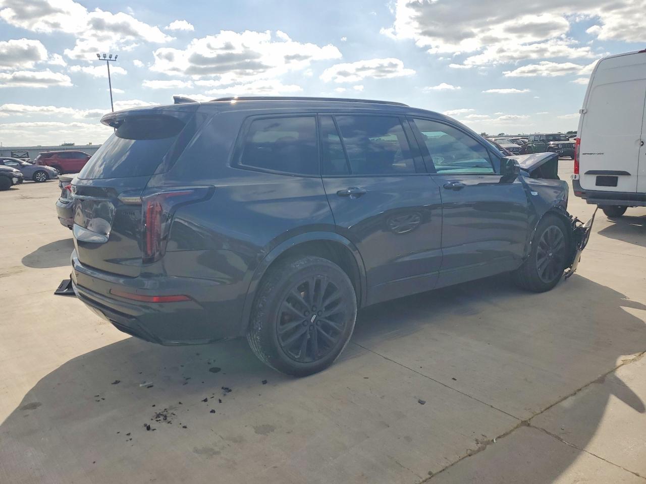 2023 Cadillac Xt6 Sport - Image 3