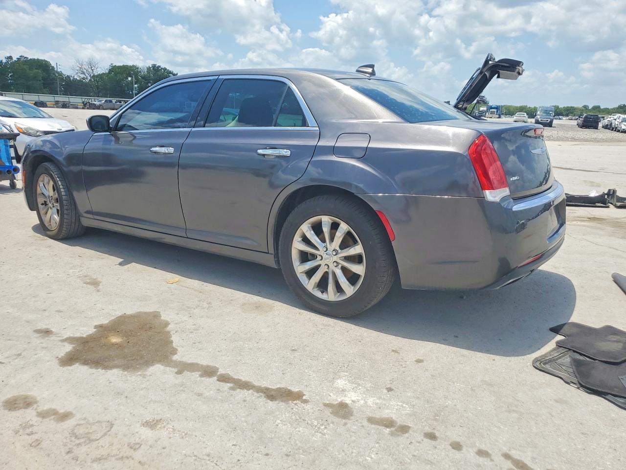 2018 Chrysler 300 Limited - Фото 2
