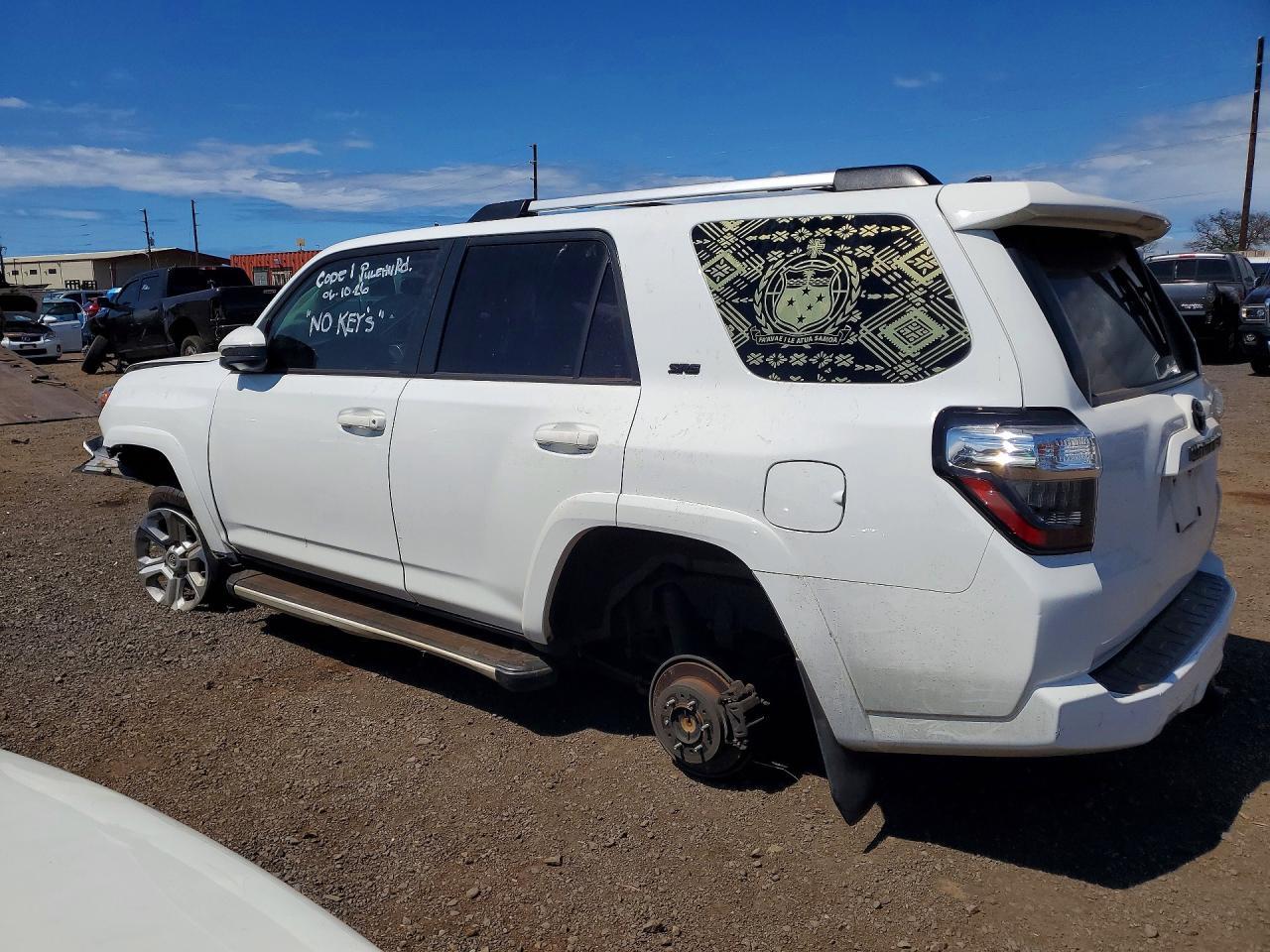 2020 Toyota 4Runner Sr5 - Image 2