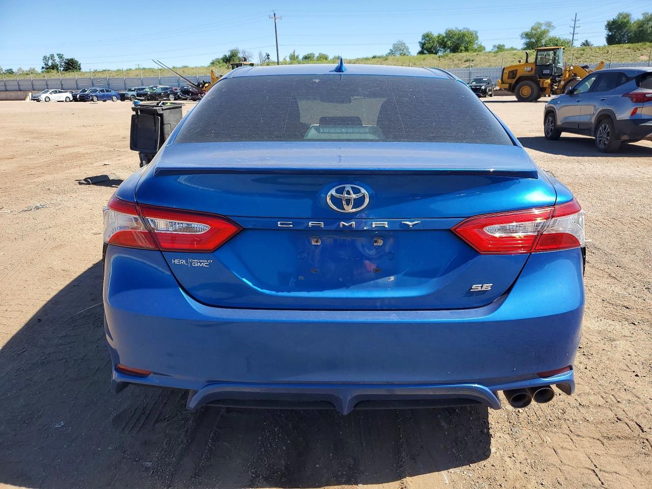 2020 Toyota Camry Se - Фото 6