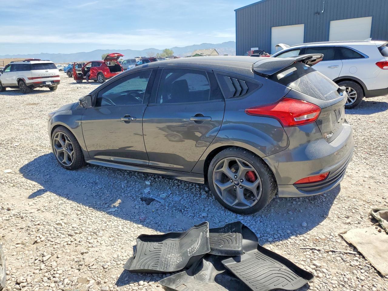 2016 Ford Focus St - Фото 2