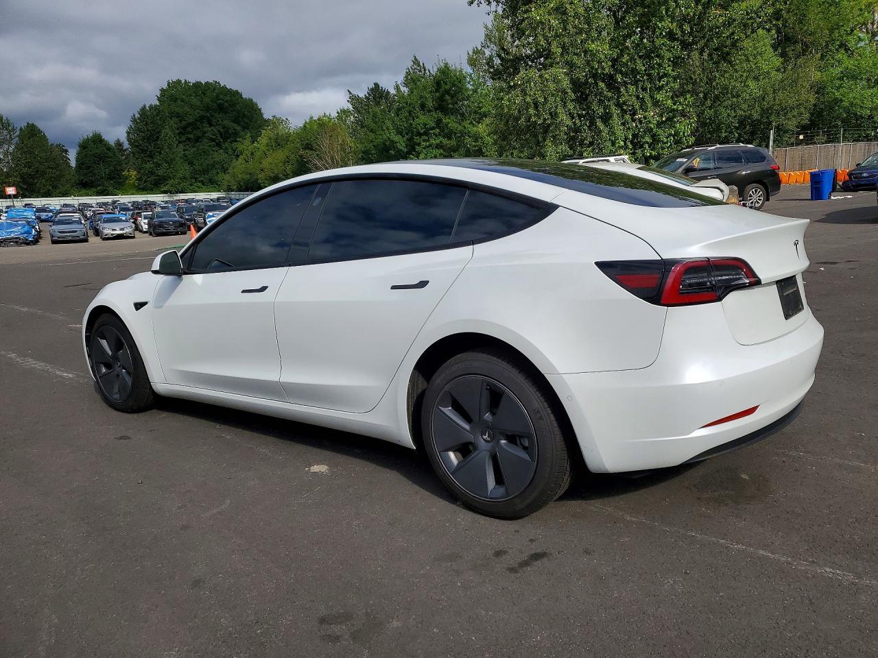2022 Tesla Model 3 - Фото 2