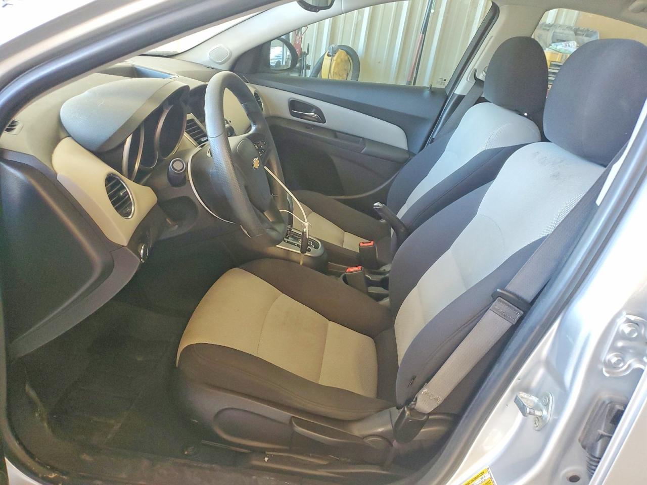 2014 Chevrolet Cruze Ls - Image 7