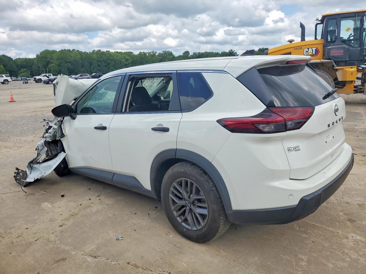 2024 Nissan Rogue S - Фото 2