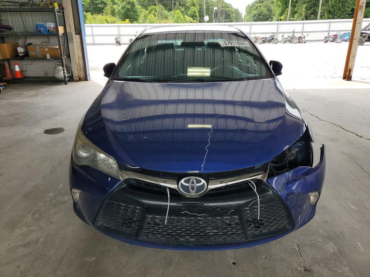 2016 Toyota Camry Se - Фото 5