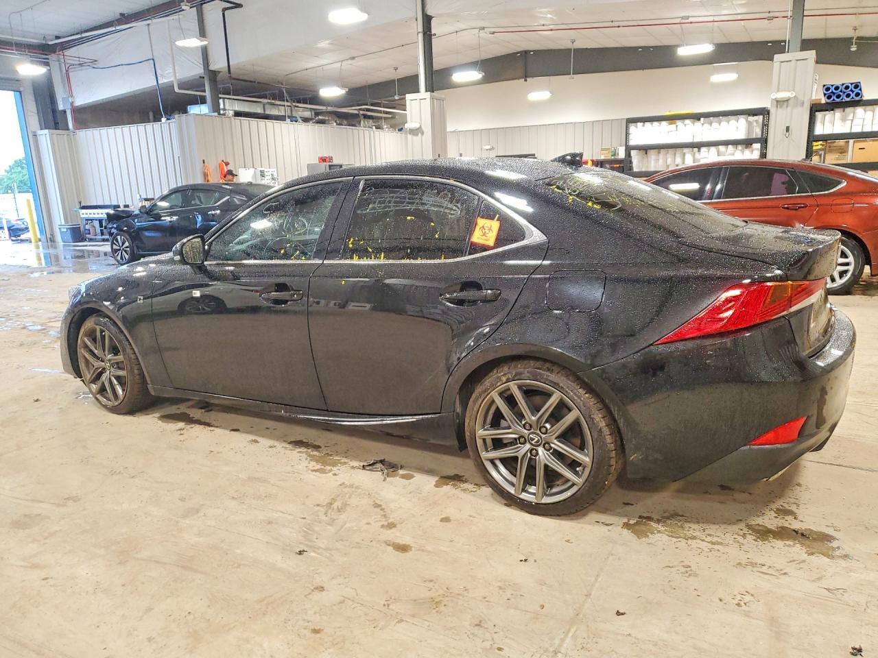 2019 Lexus Is 300 - Фото 2