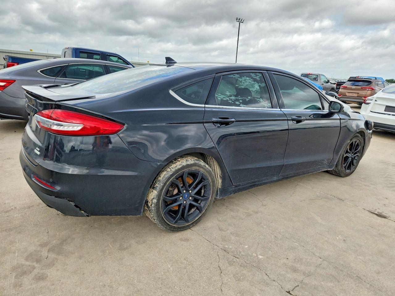 2020 Ford Fusion Se - Фото 3