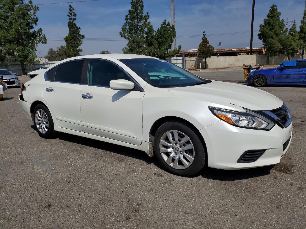 2017 Nissan Altima 2.5 S - Image 4