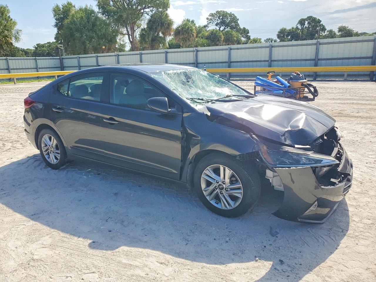 2020 Hyundai Elantra Sel - Фото 4