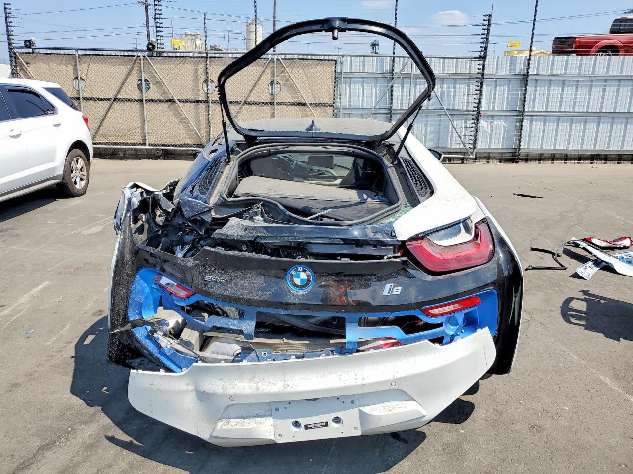 2019 BMW I8 - Фото 6