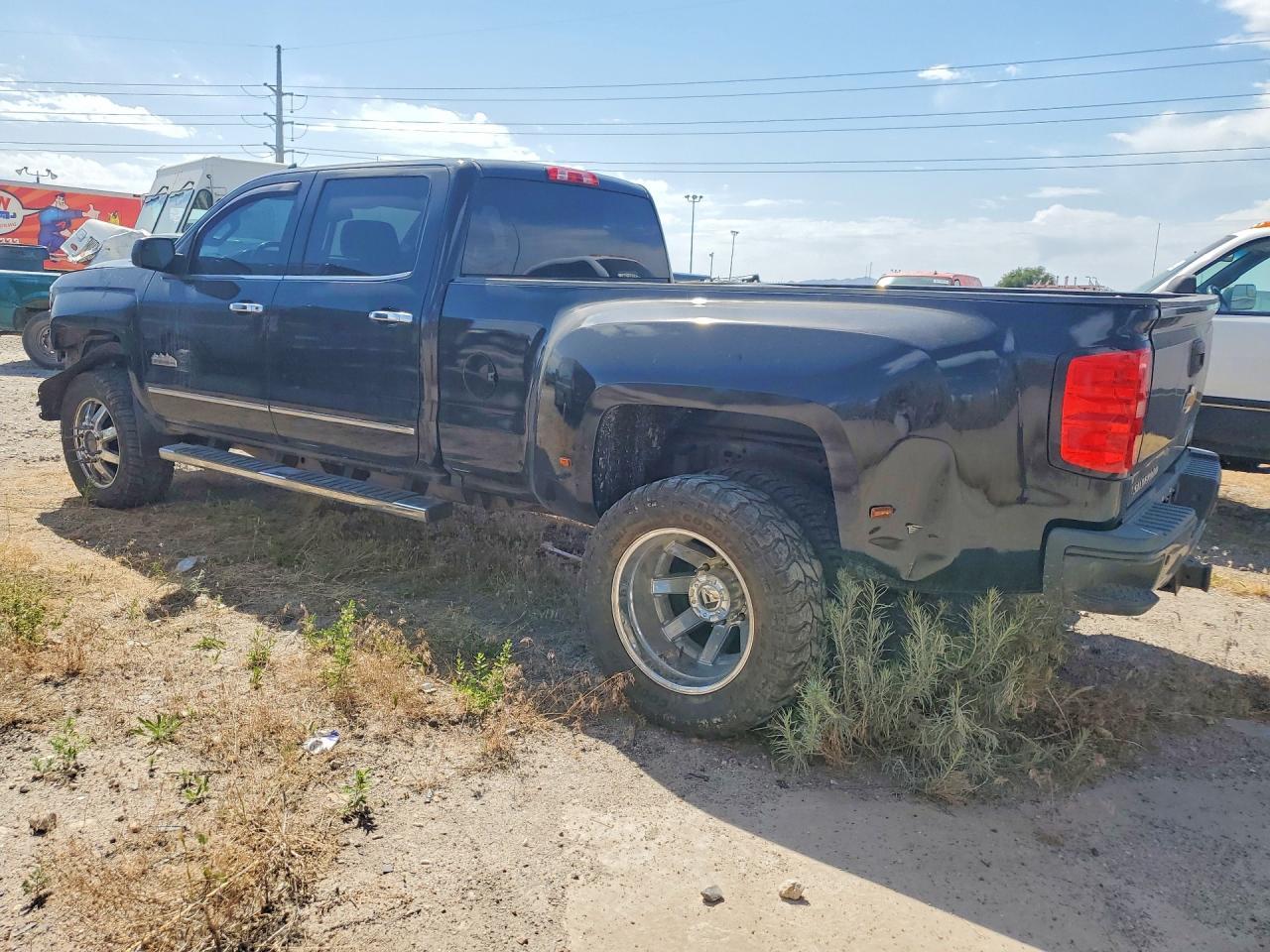 2017 Chevrolet Silverado K3500 High Country - Фото 2