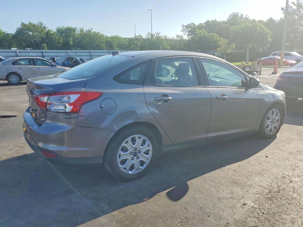 2012 Ford Focus Se - Фото 3