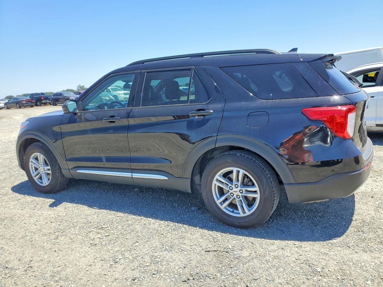 2023 Ford Explorer Xlt - Фото 2