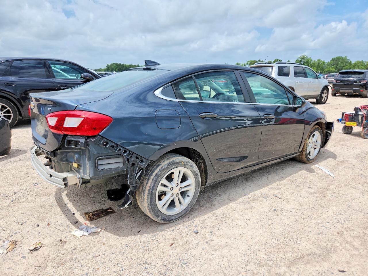 2017 Chevrolet Cruze Lt - Фото 3