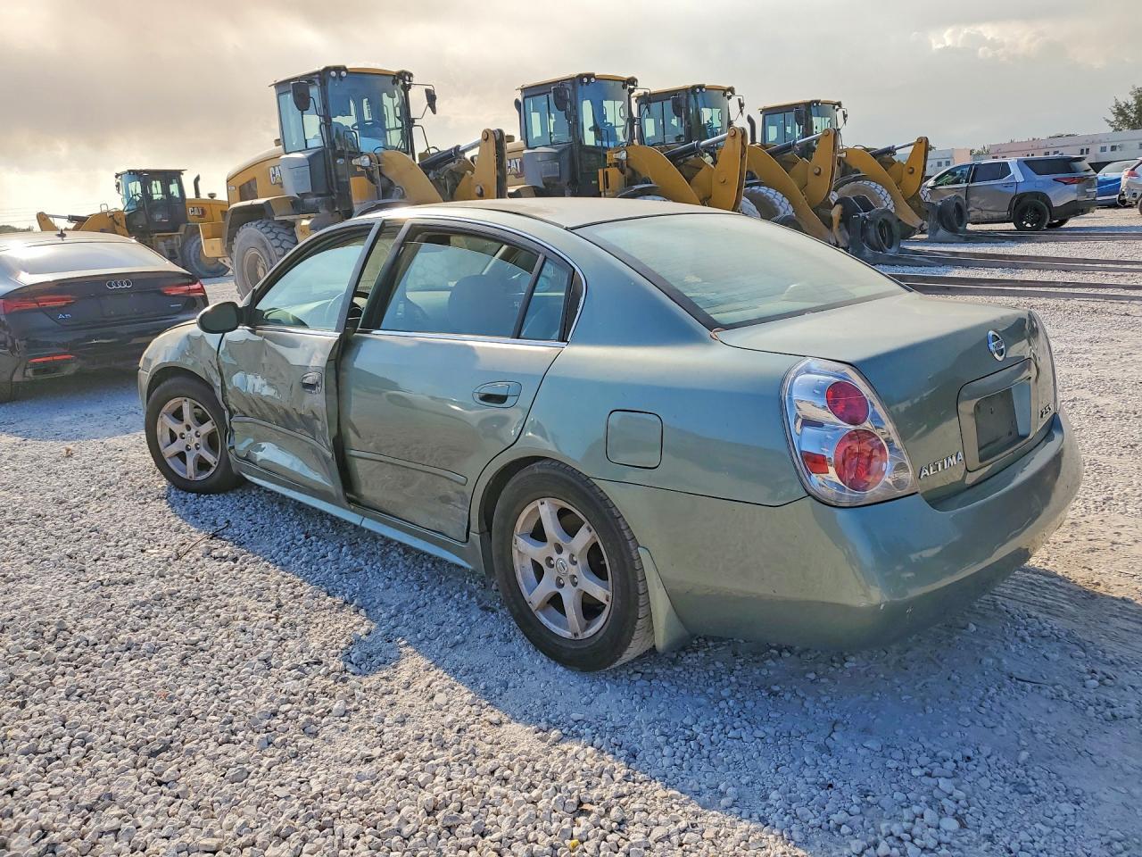 2005 Nissan Altima 2.5 - Фото 2