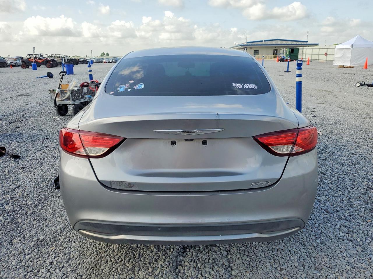 2015 Chrysler 200 Limited - Фото 6