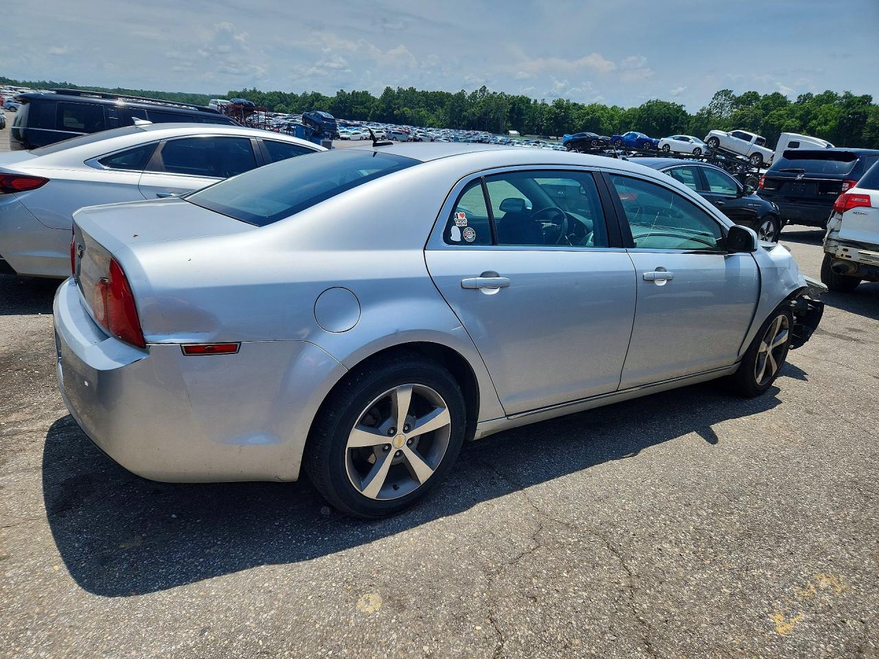 2011 Chevrolet Malibu 1Lt - Image 3
