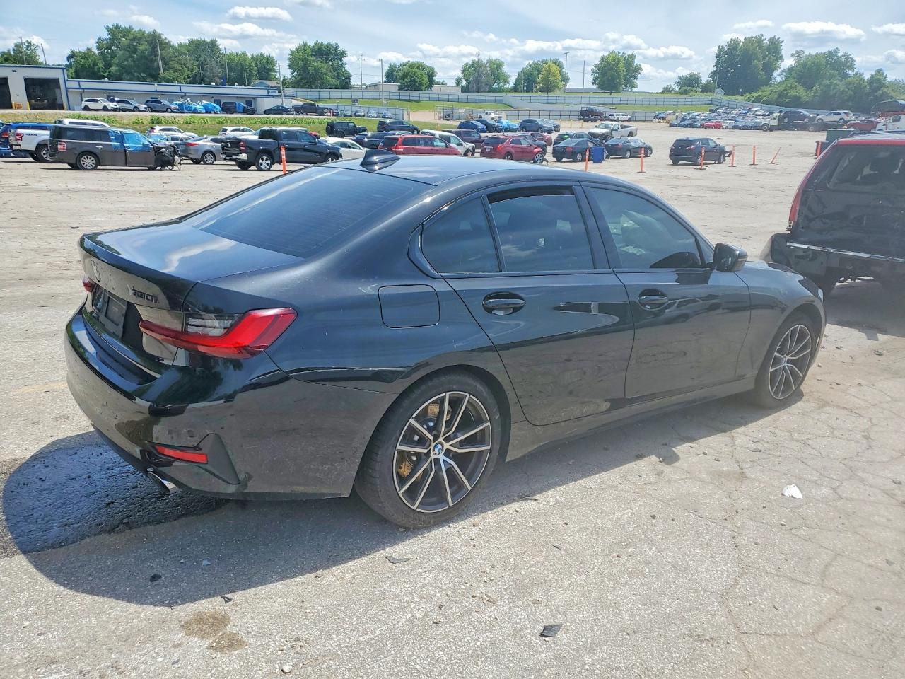 2022 BMW 330I - Image 3