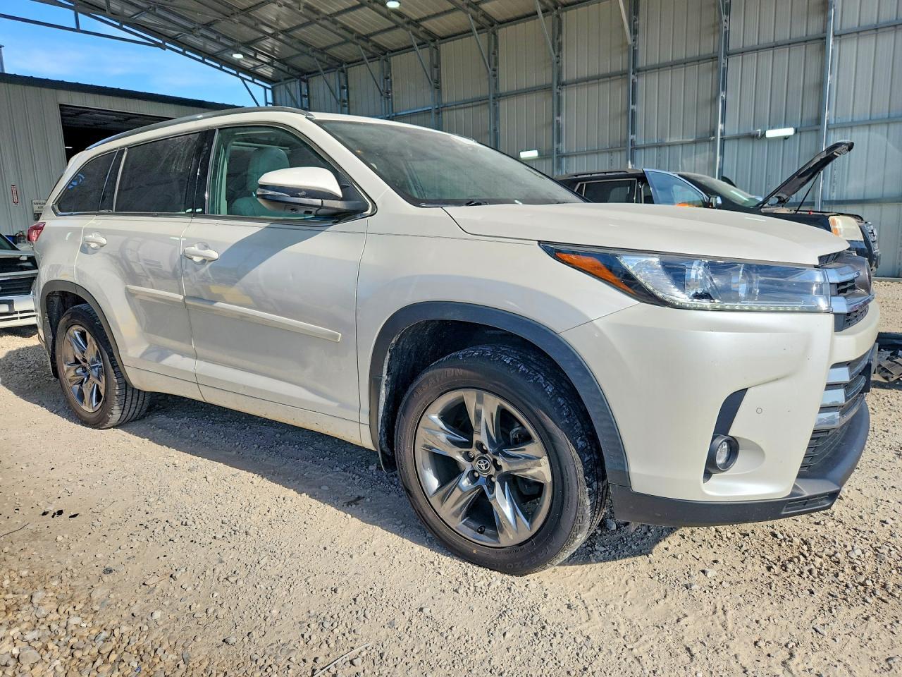 2019 Toyota Highlander Limited Platinum - Фото 4