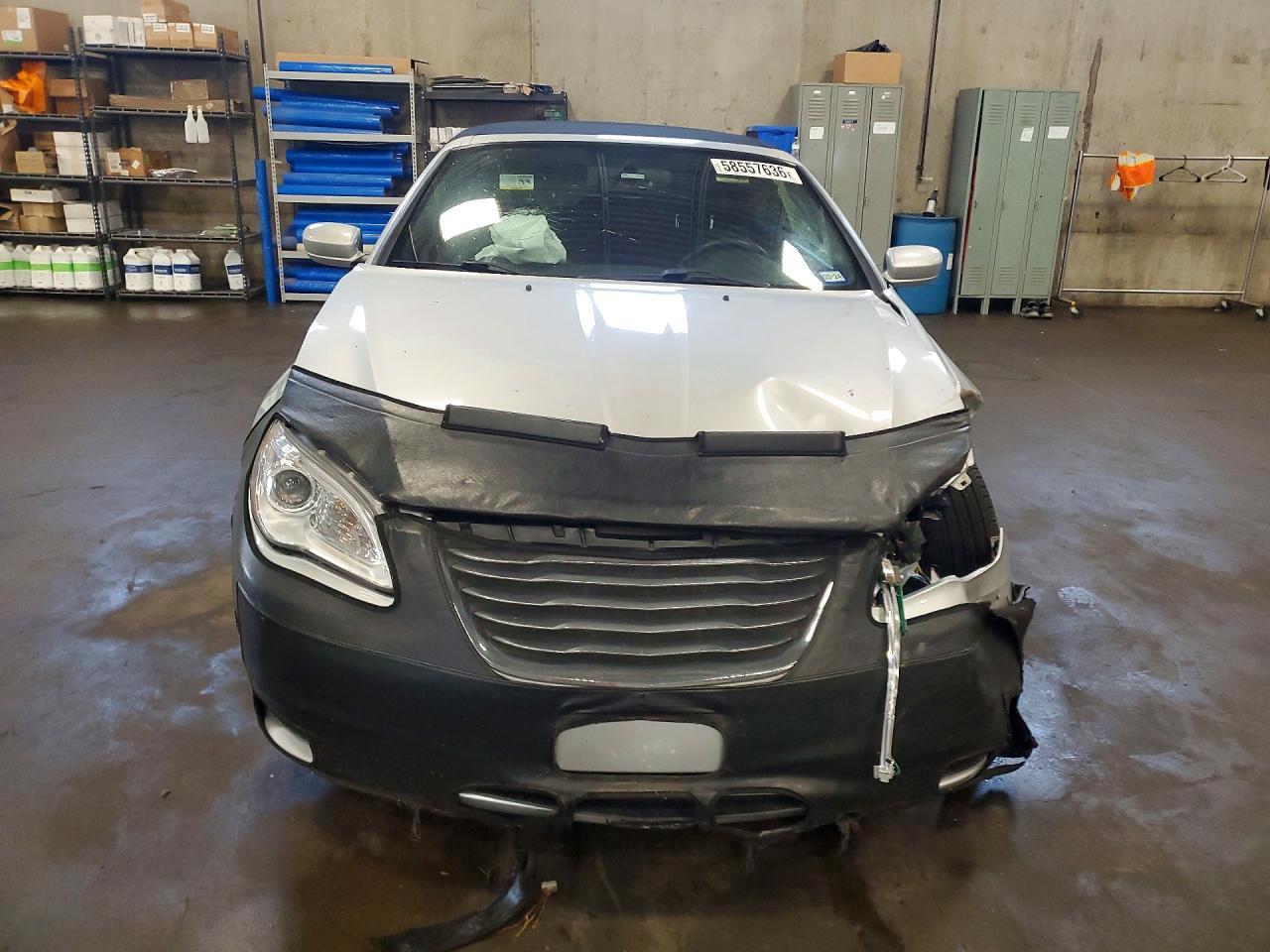 2012 Chrysler 200 Touring - Фото 5