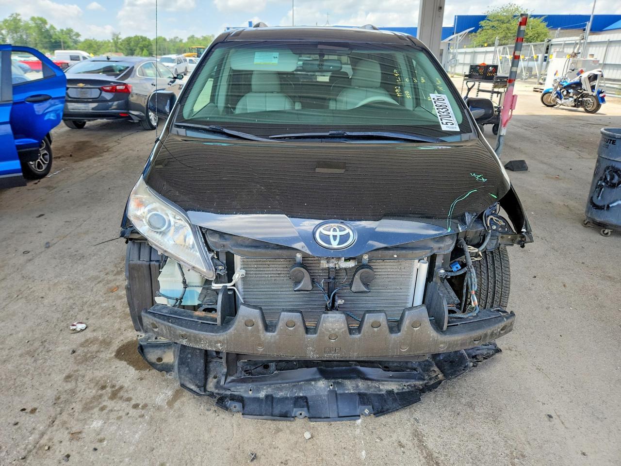 2011 Toyota Sienna Xle 7-Passenger - Фото 5