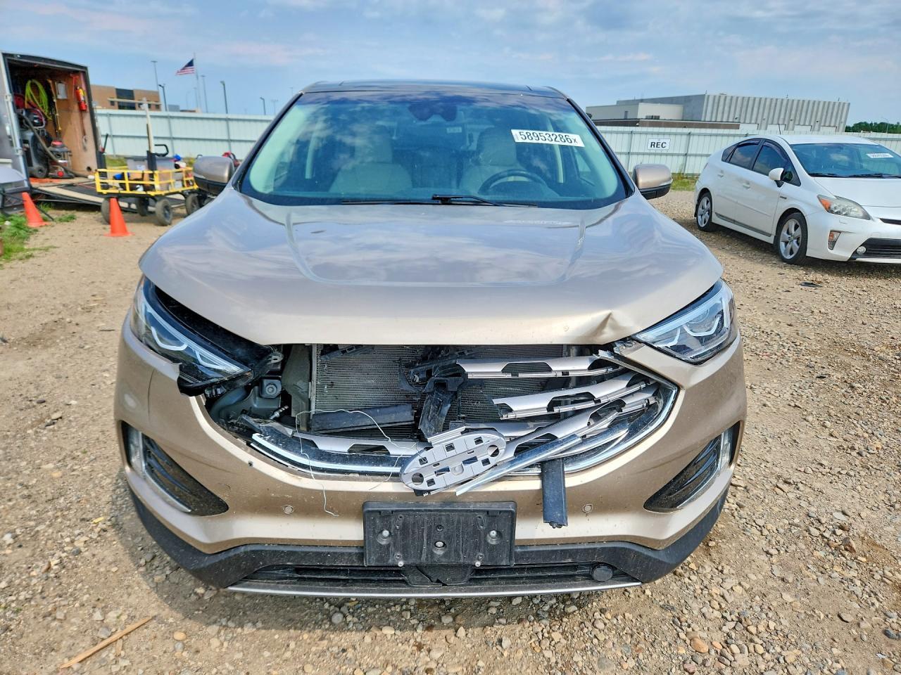 2020 Ford Edge Titanium - Image 5