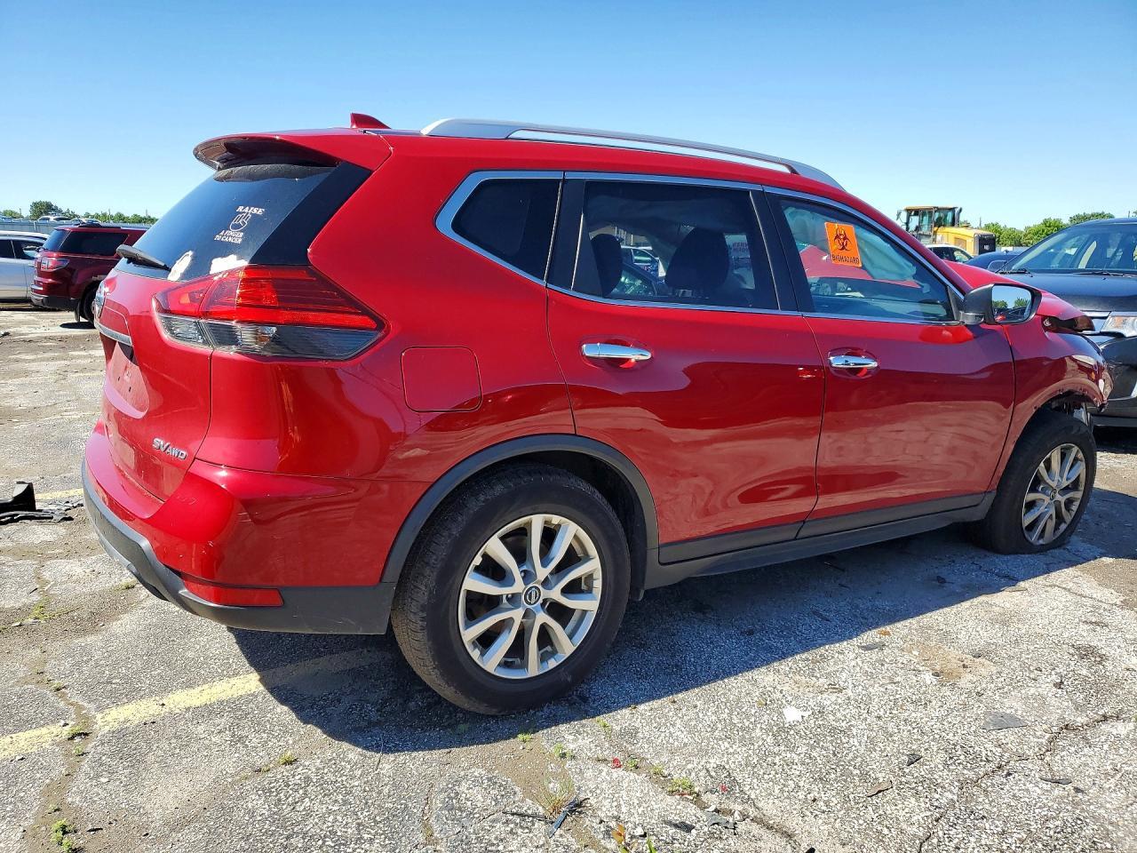 2017 Nissan Rogue - Image 3