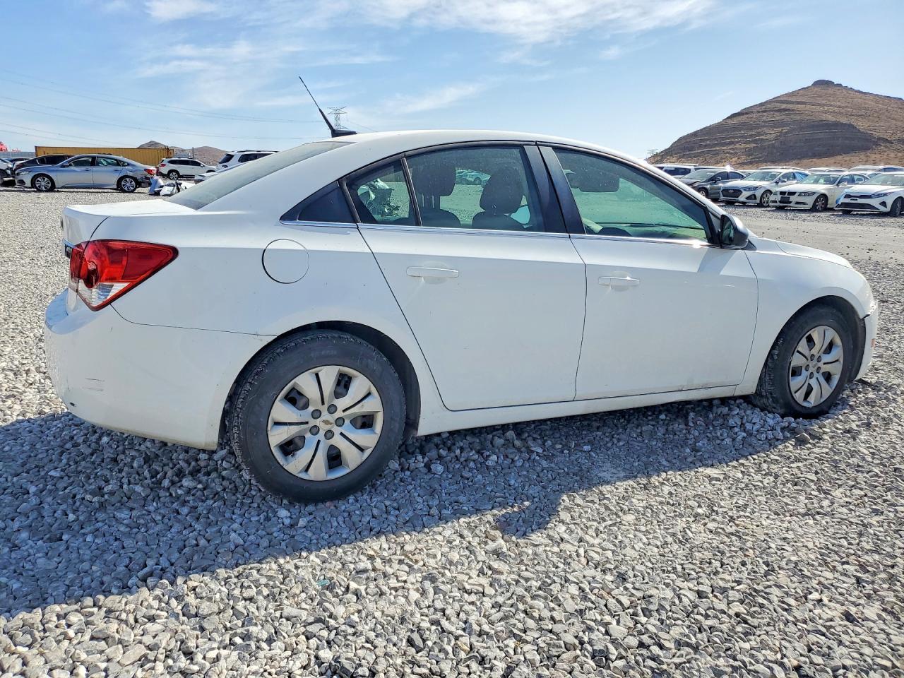 2012 Chevrolet Cruze Ls - Фото 3