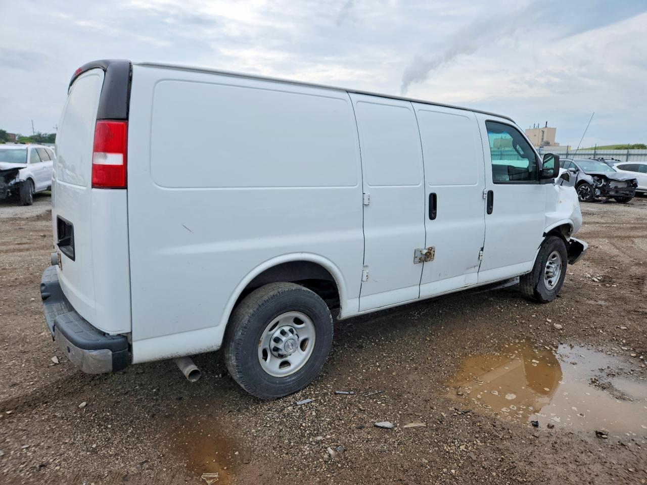 2019 Chevrolet Express G3500 - Image 3