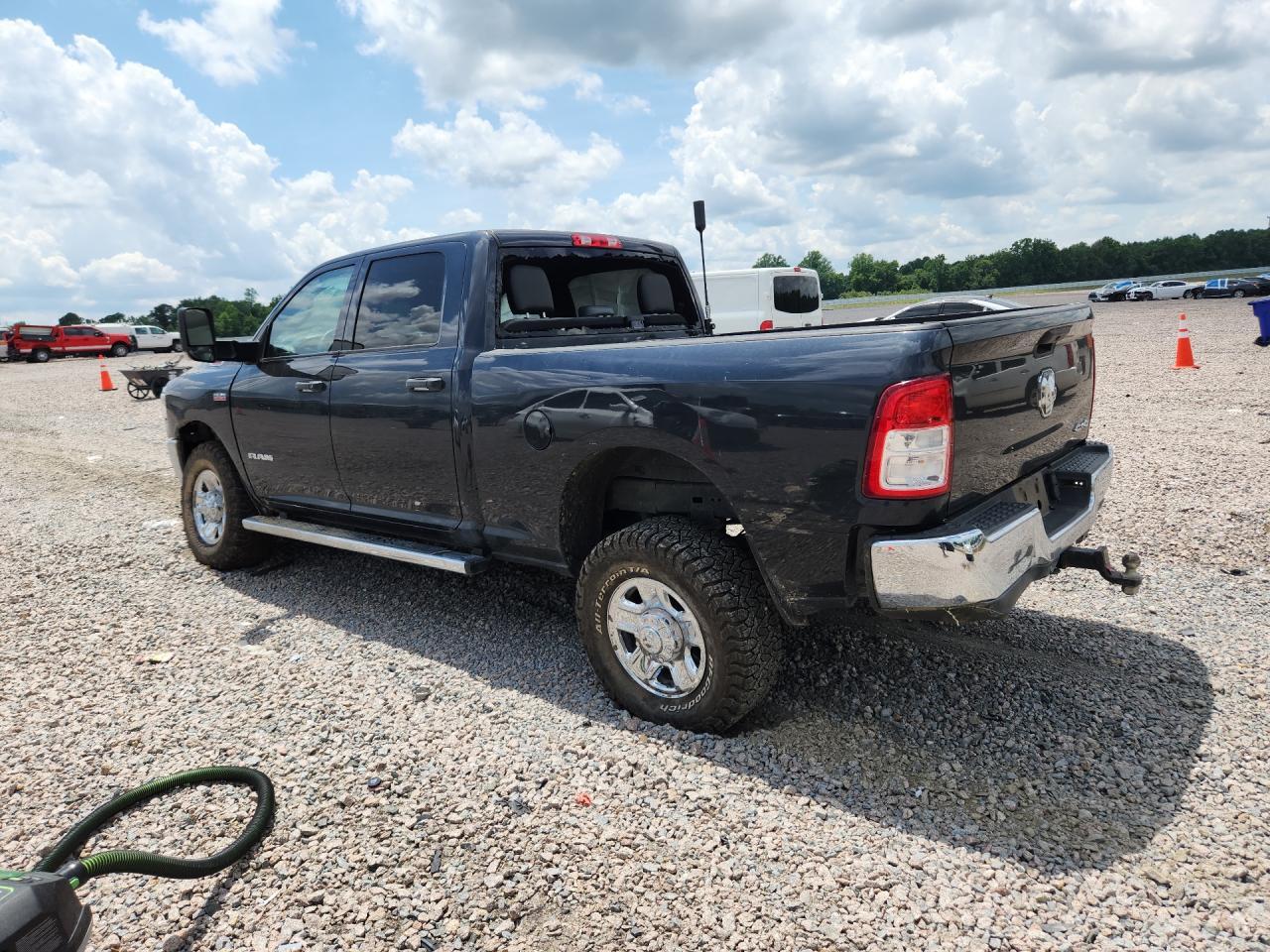 2021 Ram 2500 Tradesman - Фото 2