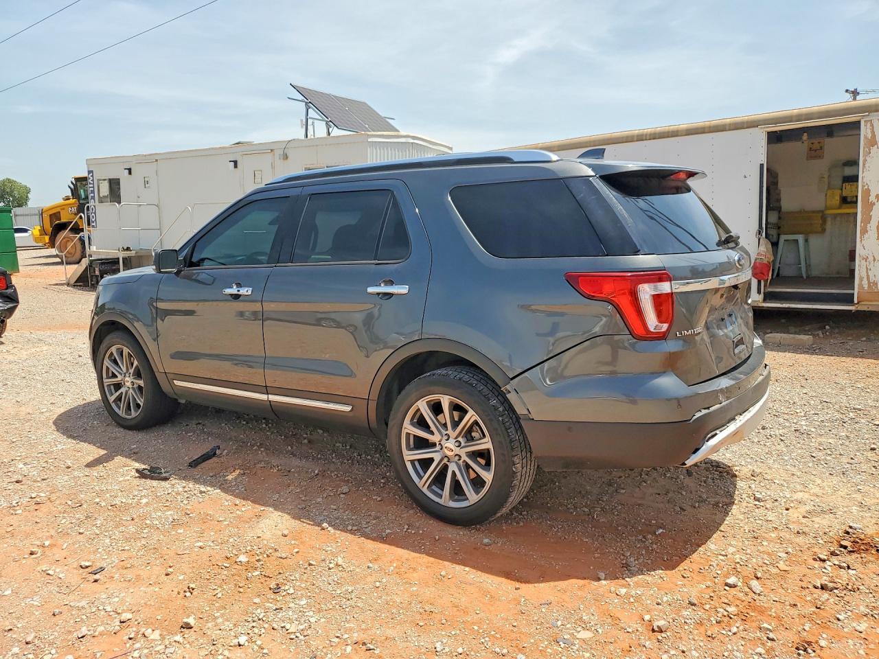 2017 Ford Explorer Limited - Фото 2