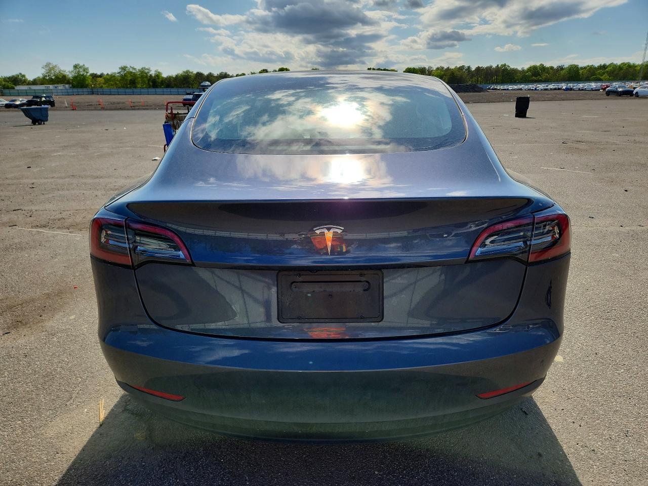 2023 Tesla Model 3 - Image 6