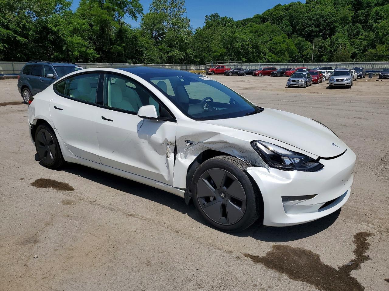 2023 Tesla Model 3 - Фото 4