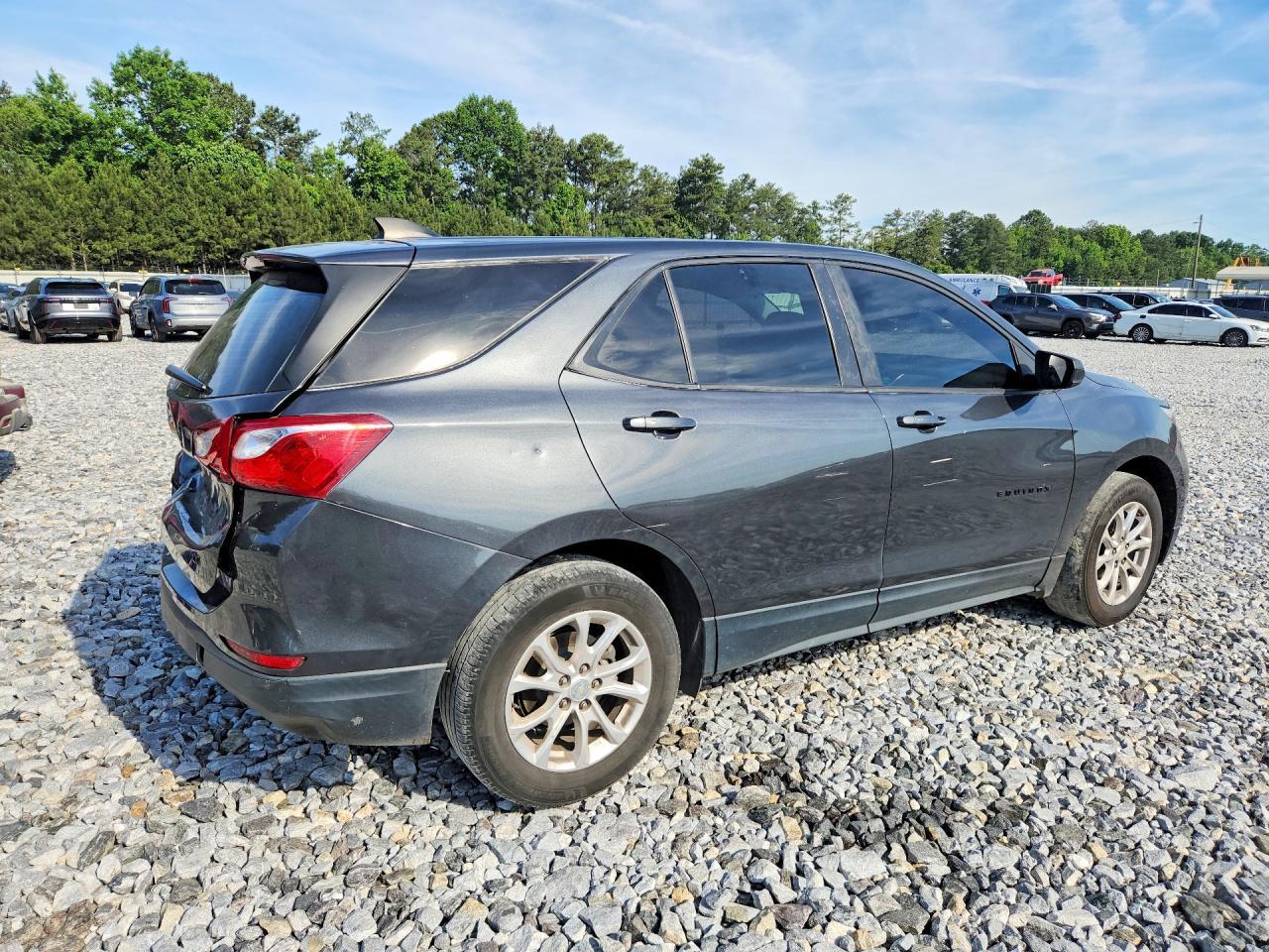 2019 Chevrolet Equinox Ls - Image 3