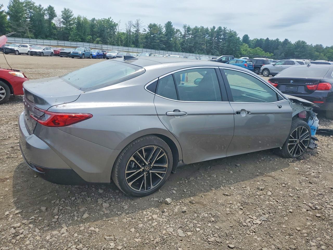 2025 Toyota Camry Xle - Фото 3