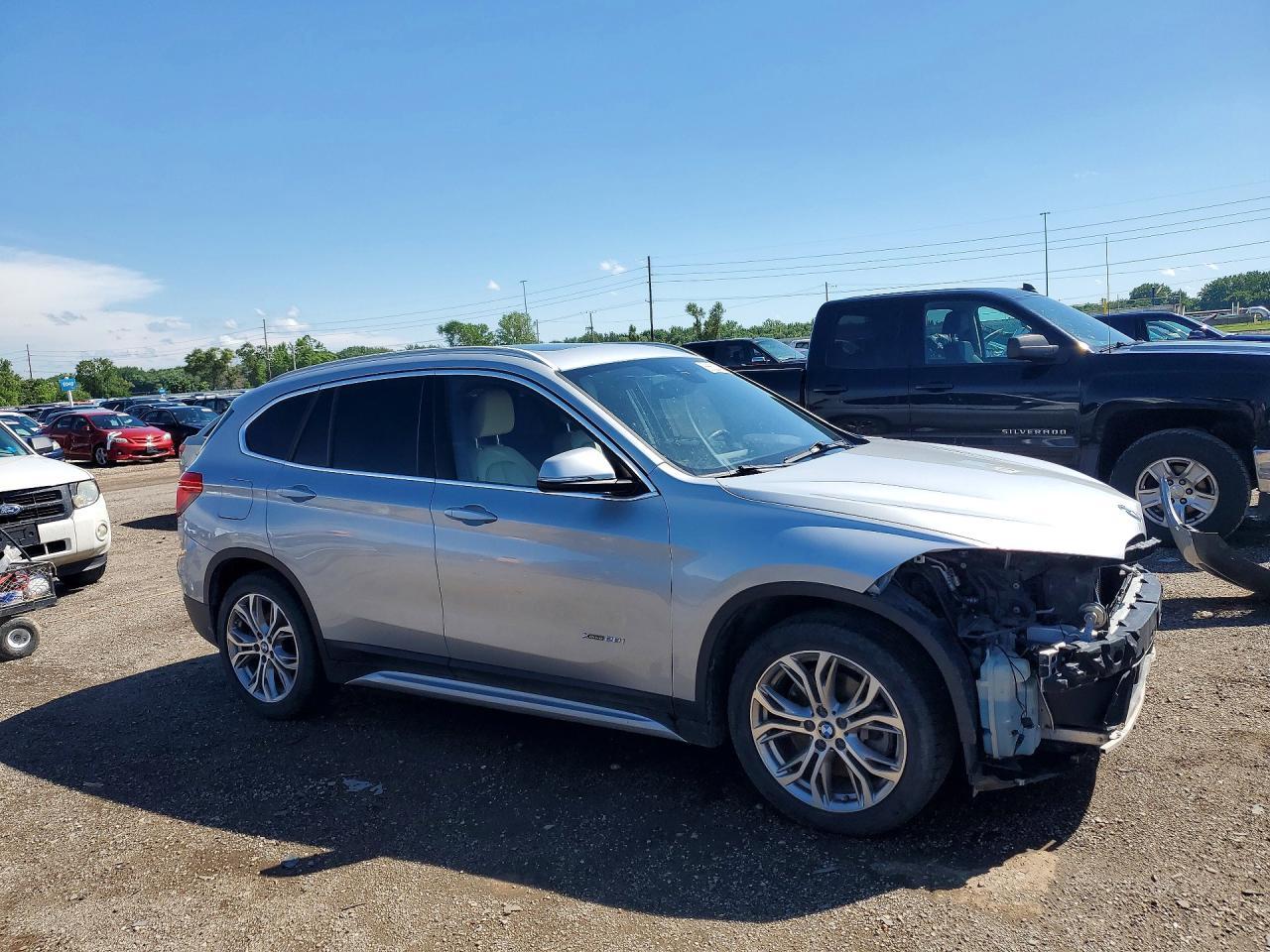 2017 BMW X1 xDrive28I - Фото 4