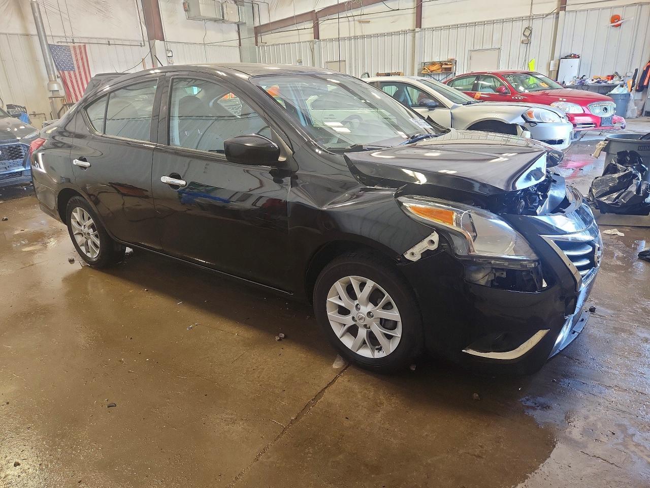 2018 Nissan Versa Sv - Image 4