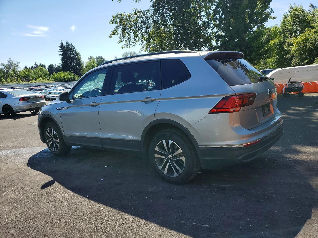 2023 Volkswagen Tiguan S - Фото 2