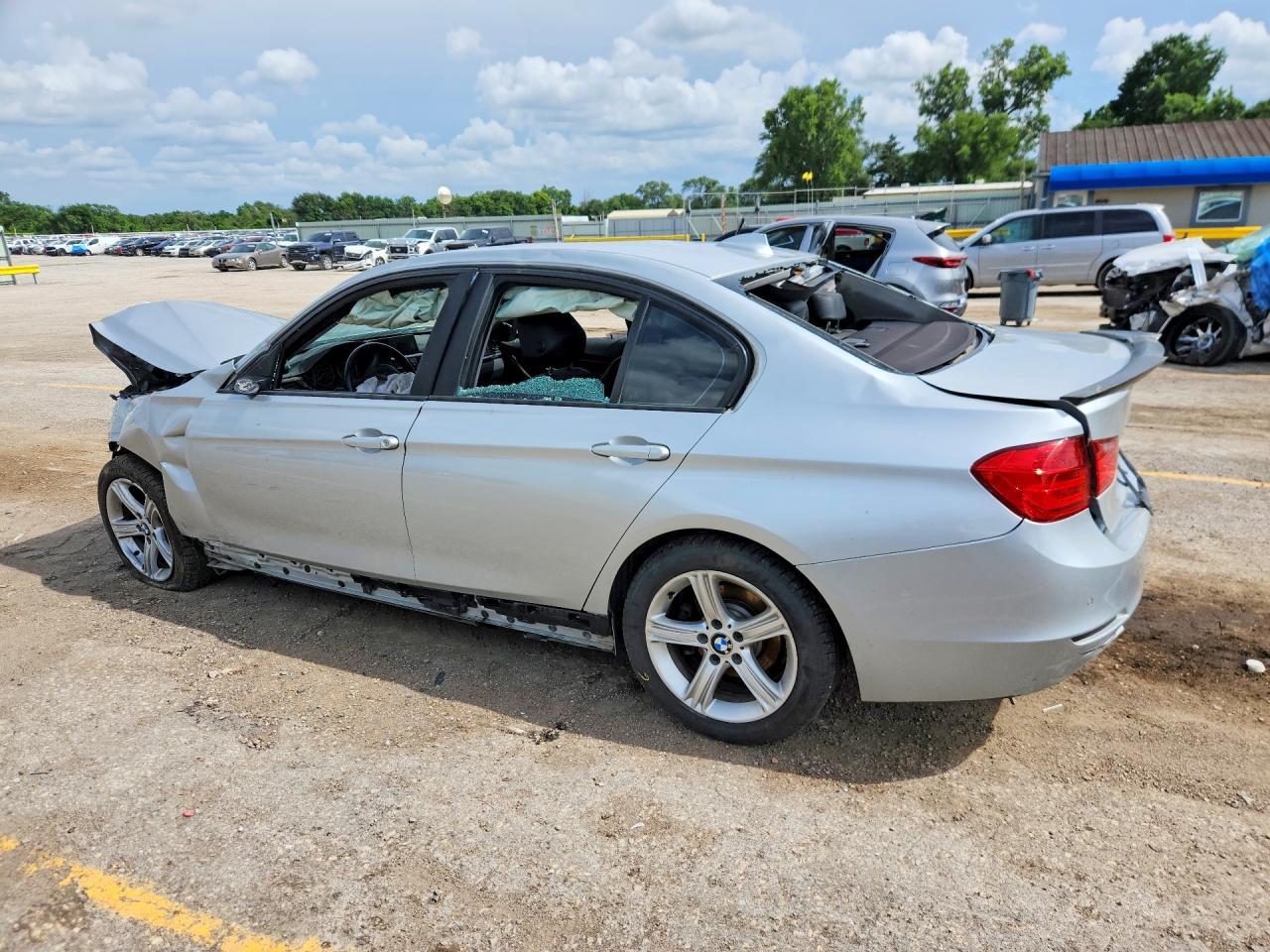 2015 BMW 328 Xi - Image 2